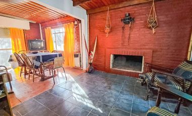 VENTA | PERMUTA - Casa 2 dormitorios con pileta mas comodín - Andino.