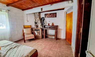 VENTA | PERMUTA - Casa 2 dormitorios con pileta mas comodín - Andino.