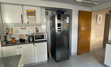 4 ambientes con dependencia y cocheras - Coronel Diaz 2100