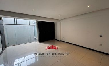 Departamento 2 niveles, INTERIOR; auto NO FIJO, en edificio pequeño