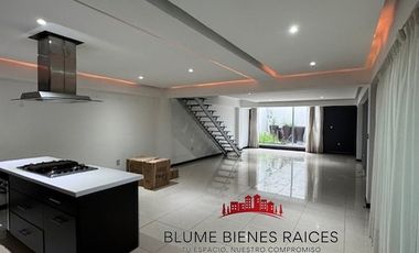 Departamento 2 niveles, INTERIOR; auto NO FIJO, en edificio pequeño