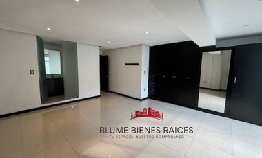 Departamento 2 niveles, INTERIOR; auto NO FIJO, en edificio pequeño