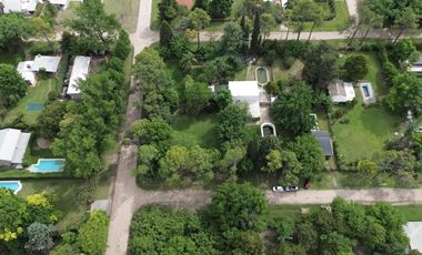 Terreno de 1800 m2 compuesto por 6 lotes