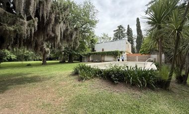 Terreno de 1800 m2 compuesto por 6 lotes