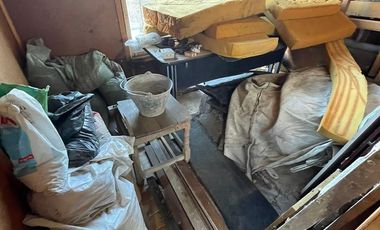 Terreno en  venta de 10 x 30 con vivienda a reciclar -  Wilde