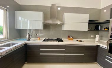 Residencia en Venta Portal del Huajuco, Carretera Nacional