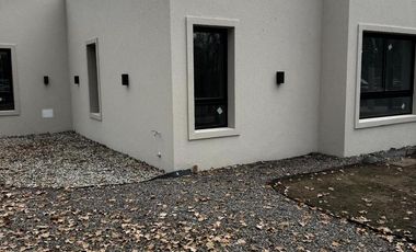 Casa en  J. Maistegui 2826 – 2 dorms – Funes