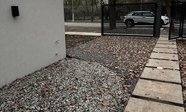 Casa en  J. Maistegui 2826 – 2 dorms – Funes