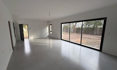 Casa en  J. Maistegui 2826 – 2 dorms – Funes