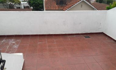 Departamento 3 ambientes con cochera descubierta - Banfield Este