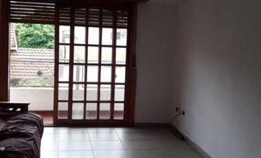 Departamento 3 ambientes con cochera descubierta - Banfield Este