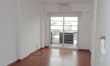 Semipiso de 2 AMBIENTES con cochera. Se desocupa en Febrero de 2023. Banfield Este.