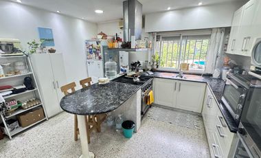 Casa de tres dormitorios en Ibarlucea c gran Lote