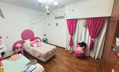 Casa de tres dormitorios en Ibarlucea c gran Lote