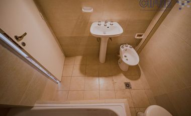 Departamento de 3 ambientes muy luminoso con balcón al frente.