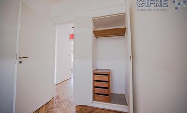 Departamento de 3 ambientes muy luminoso con balcón al frente.