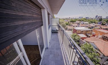 Departamento de 3 ambientes muy luminoso con balcón al frente.