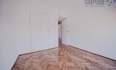 Departamento de 3 ambientes muy luminoso con balcón al frente.