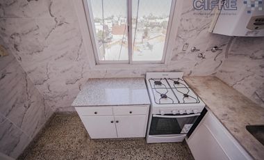 Departamento de 3 ambientes muy luminoso con balcón al frente.