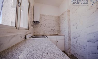 Departamento de 3 ambientes muy luminoso con balcón al frente.