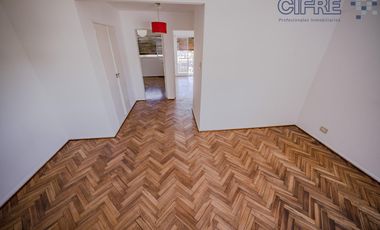 Departamento de 3 ambientes muy luminoso con balcón al frente.