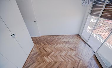 Departamento de 3 ambientes muy luminoso con balcón al frente.