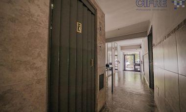 Departamento de 3 ambientes muy luminoso con balcón al frente.