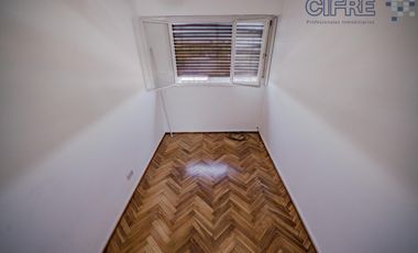 Departamento de 3 ambientes muy luminoso con balcón al frente.