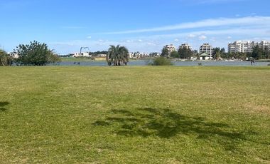 Lote vista a Laguna Central 1300m2  Barrio La Isla Nordelta