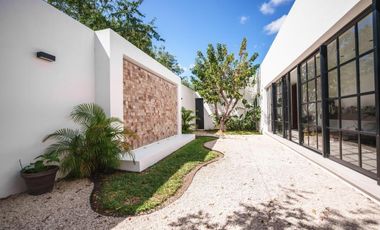 ESPECTACULAR CASA EN VENTA EN PRIVADA HACIENDA CHOLUL, CON AMPLIA TERRAZA.