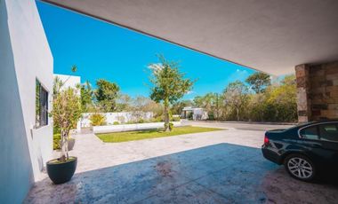 ESPECTACULAR CASA EN VENTA EN PRIVADA HACIENDA CHOLUL, CON AMPLIA TERRAZA.