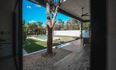 ESPECTACULAR CASA EN VENTA EN PRIVADA HACIENDA CHOLUL, CON AMPLIA TERRAZA.