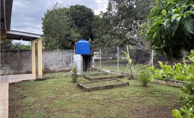 SE VENDE CASA EN NATA DE 4 HABITACIONES CERCA DE LA PANAMERICANA