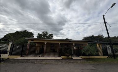 COCLE / NATA / 4 HABITACION / 2 BAÑOS / 308M / TERRAZA / PATIO