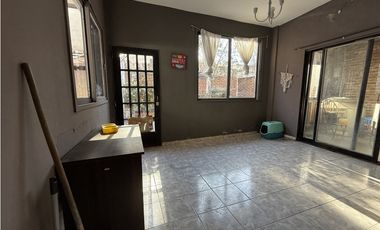 Larrazabal 4743, entre Los Andes y Mocoretá, Villa Luzuriaga