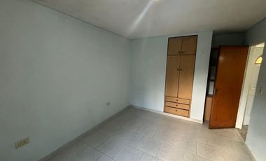 Alquiler Monte Grande Colon 1600 Departamento 2 ambientes 1er piso por escalera