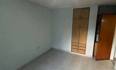 Alquiler Monte Grande Colon 1600 Departamento 2 ambientes 1er piso por escalera