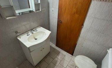 Alquiler Monte Grande Colon 1600 Departamento 2 ambientes 1er piso por escalera