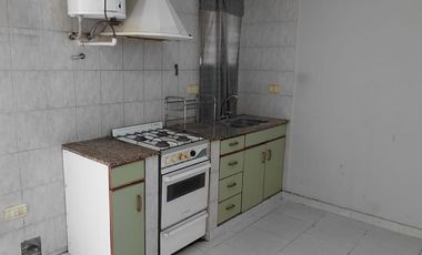 Alquiler Monte Grande Colon 1600 Departamento 2 ambientes 1er piso por escalera