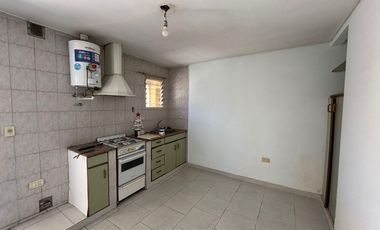 Alquiler Monte Grande Colon 1600 Departamento 2 ambientes 1er piso por escalera