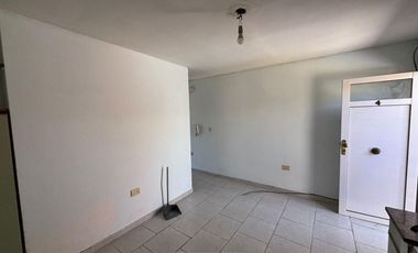 Alquiler Monte Grande Colon 1600 Departamento 2 ambientes 1er piso por escalera