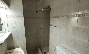 Alquiler Monte Grande Colon 1600 Departamento 2 ambientes 1er piso por escalera