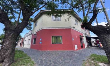 Departamento Tipo Casa en venta en Lanus Este