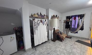 Departamento Tipo Casa en venta en Lanus Este