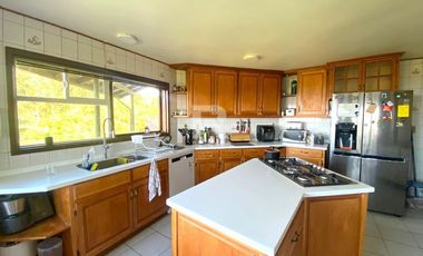 CASA 280M2 EN PARQUE IVIAN II CON VISTA LAGO