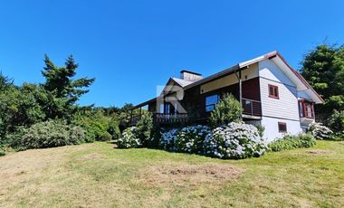 CASA 280M2 EN PARQUE IVIAN II CON VISTA LAGO