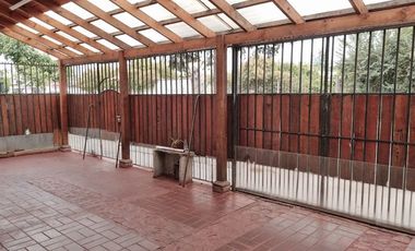 Casa en Arriendo en A 1 cuadra de la calle principal y a 5 de la plaza de armas