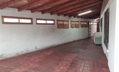 Casa en Arriendo en A 1 cuadra de la calle principal y a 5 de la plaza de armas