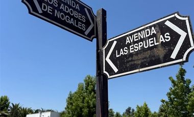 Casa en Venta en Avenida Las Espuelas 147, Los Adobes de Nogales, Machali