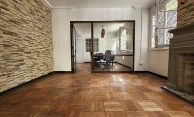 Casa en Arriendo en Arriendo Casa Uso Comercial. 4D 4B 2E, Guadalquivir, Ñuñoa